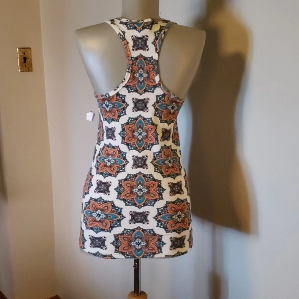 Rue 21 tank sz M - Picture 2 of 3